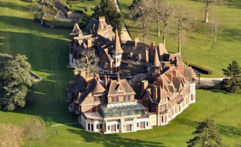 Figaro: владельцы замков во Франции продают их со скидками до 25 процентов из-за кризиса