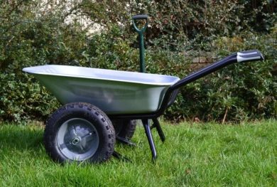 Как выбрать строительную тачку: типы, характеристики и советы