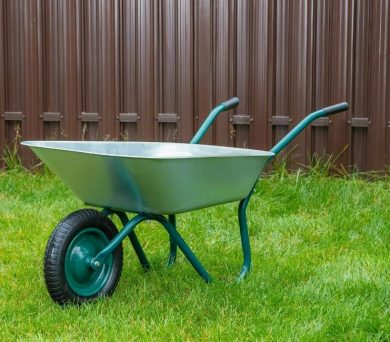 Как выбрать строительную тачку: типы, характеристики и советы