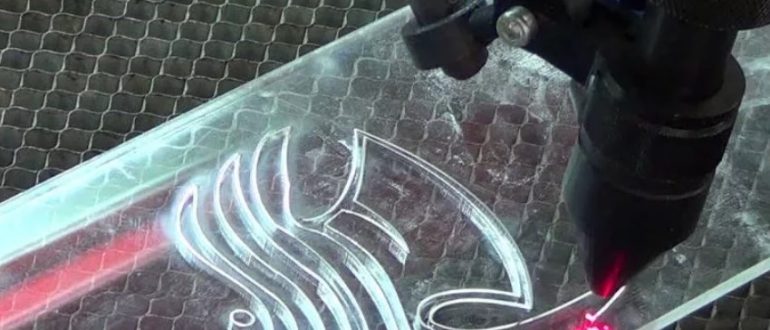 Лазерная резка оргстекла