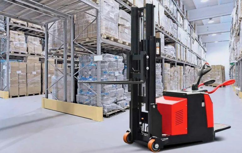Современные складские штабелеры: как повысить эффективность логистики