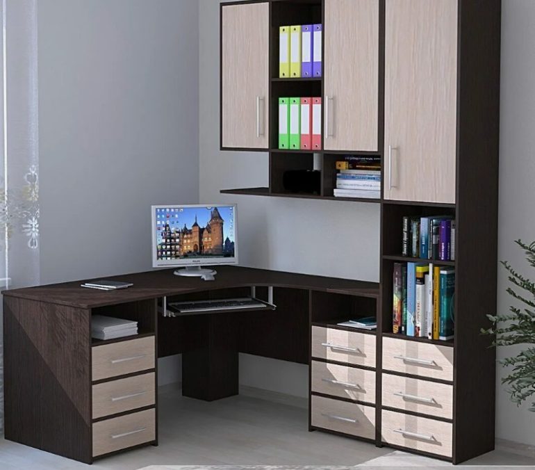 От классики до хай-тека: стильные угловые столы для компьютера с надстройкой