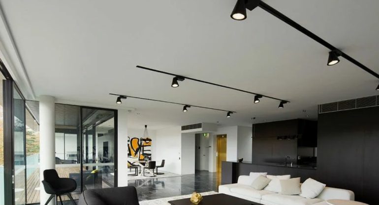 Преимущества трековых светильников: универсальность и стиль