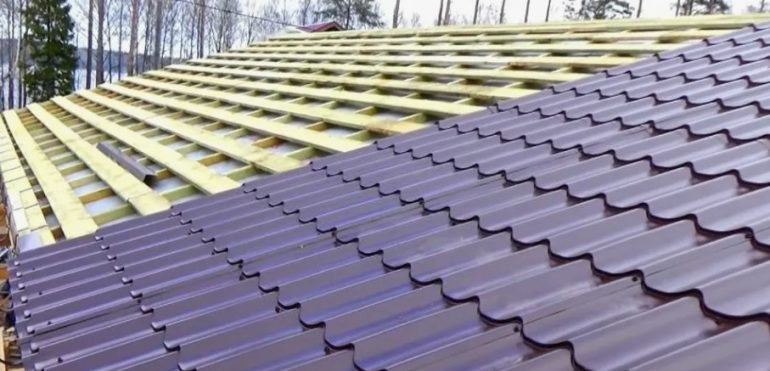 Монтаж кровли из металлочерепицы: особенности, этапы и нюансы