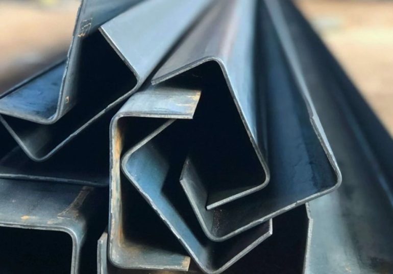 Труба бесшовная и швеллер гнутый — надёжная основа современного металлопроката