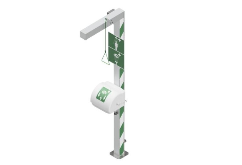 Безотказная защита: правила эксплуатации аварийного душа на производстве