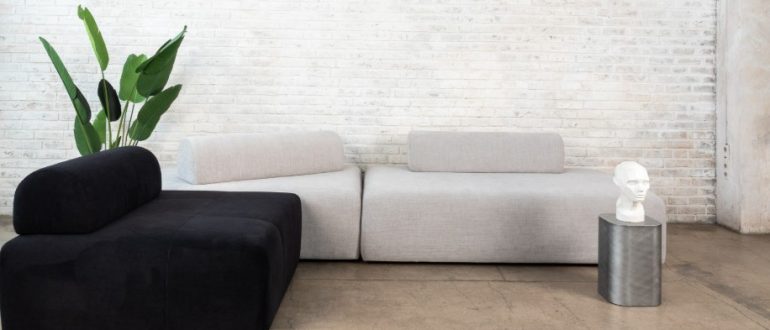 Интерьерные решения с красивыми дорогими диванами в современных домах