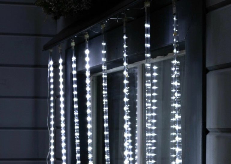 Сосульки с характером — выбираем динамику свечения для карниза