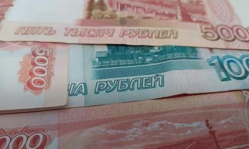 «Известия»: Минстрой предложит списывать долги по ЖКУ у нуждающихся россиян